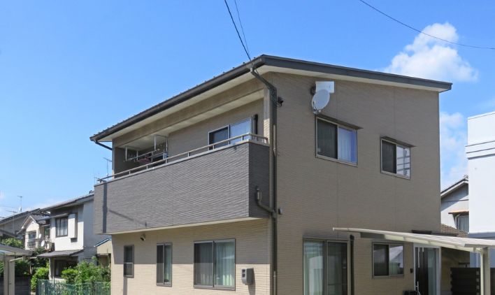 屋根塗装と外壁塗装、同時にやるべき?のイメージ
